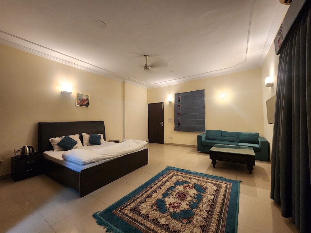 hotel the own stay urban boutique