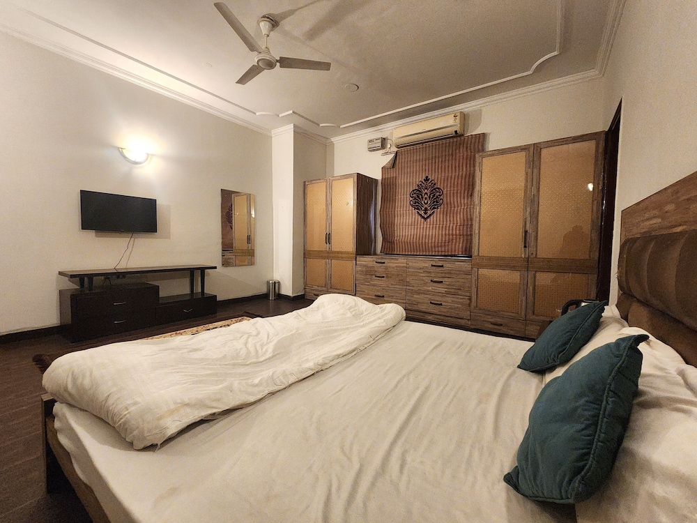 hotel the own stay urban boutique