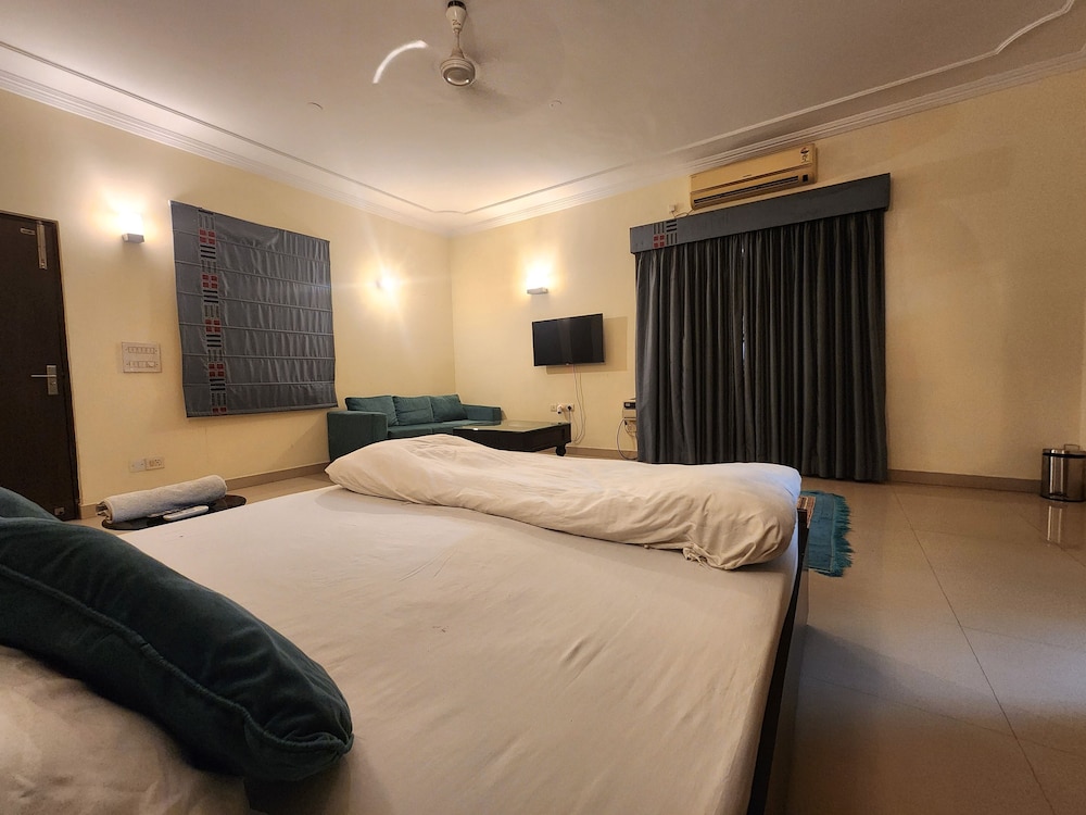 hotel the own stay urban boutique