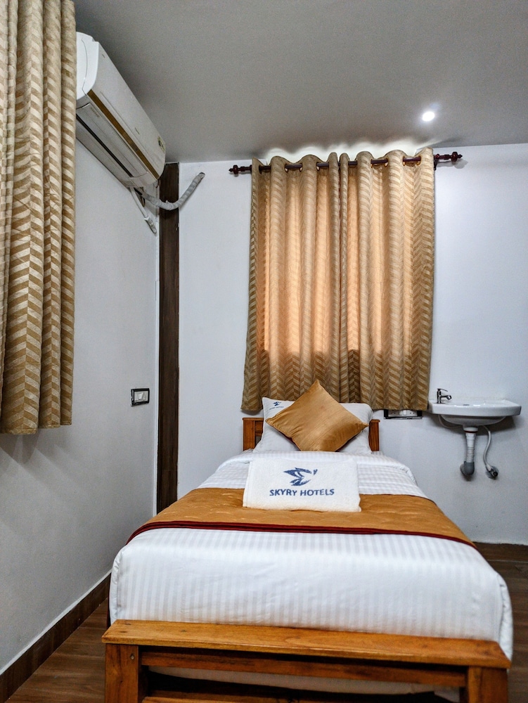 skyry hotels singanallur