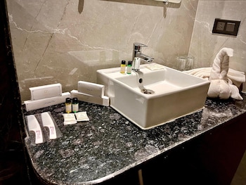 hotel lata continental