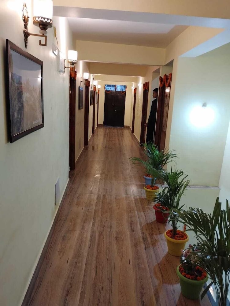 himalayan haveli fooding and lodging