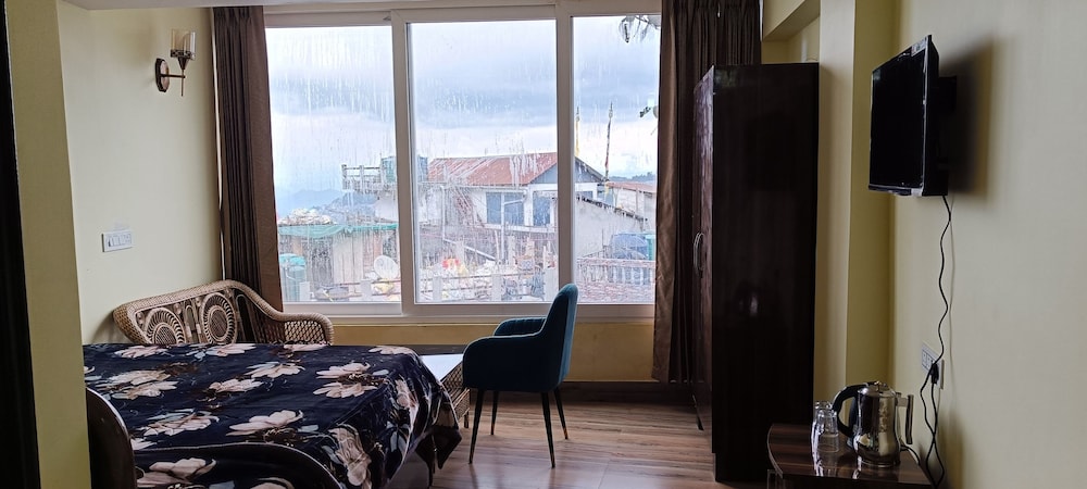 himalayan haveli fooding and lodging