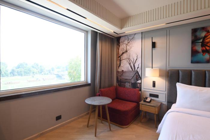 ramada encore by wyndham rajbagh srinagar