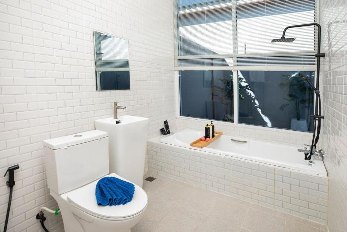 best time pool suites