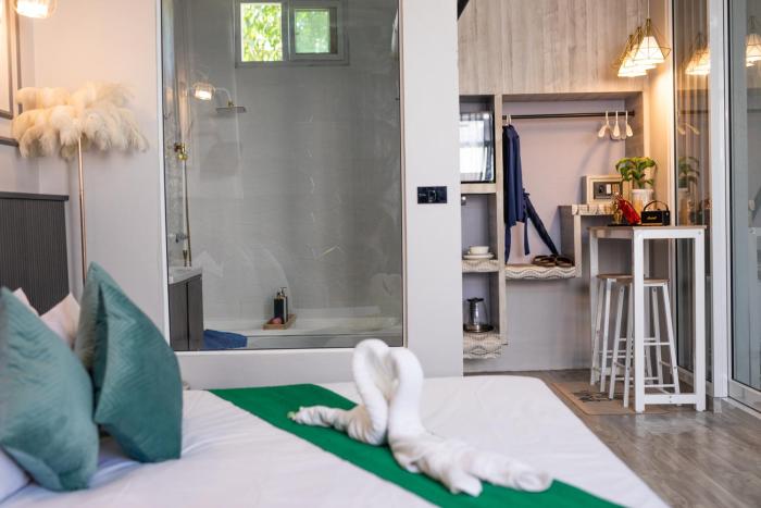 best time pool suites