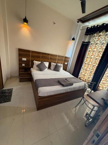 Hotel Kartik,,3 star