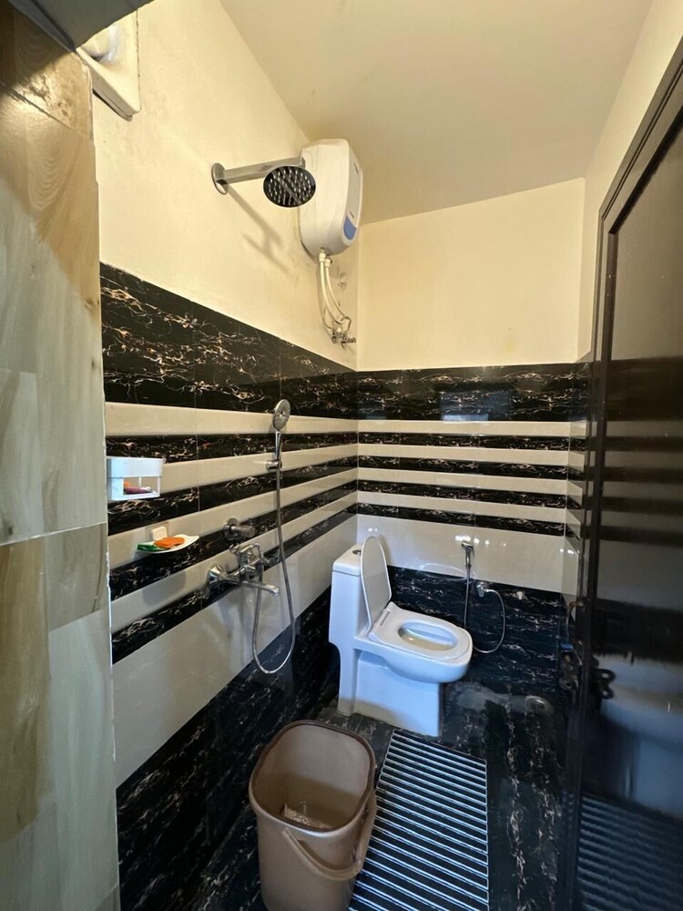 the farmhouse cafe and lounge