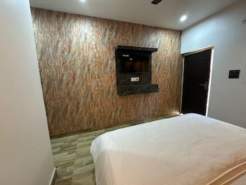 the farmhouse cafe and lounge