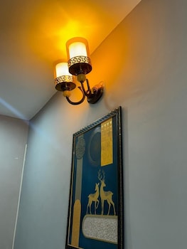 the farmhouse cafe and lounge