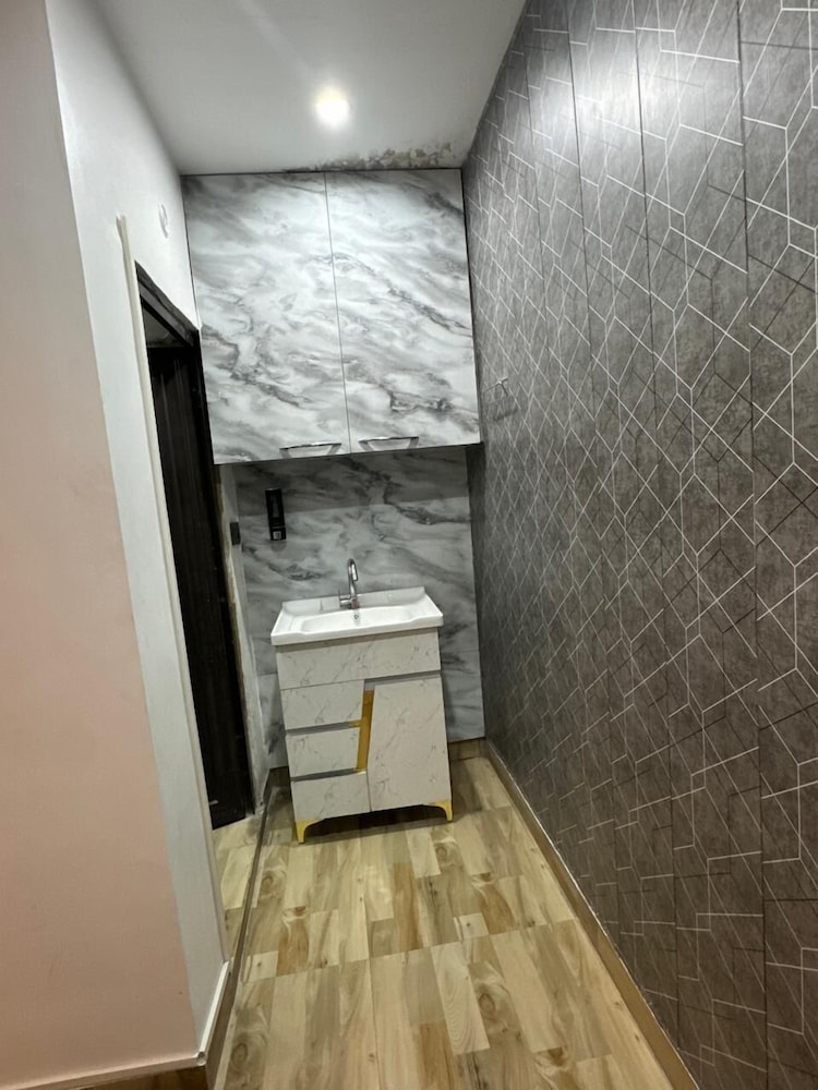 the farmhouse cafe and lounge