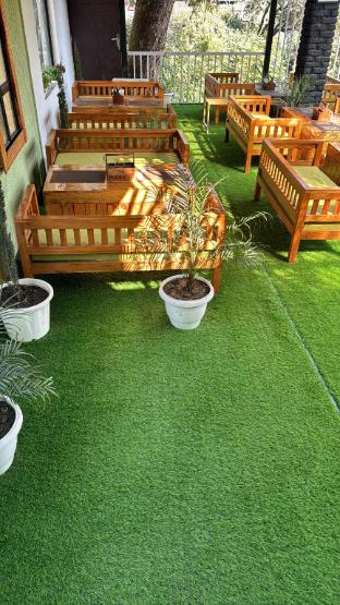 The Farmhouse Cafe & Lounge,,3 star