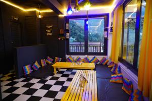 friends by alizeh bhagsunag mcleodganj