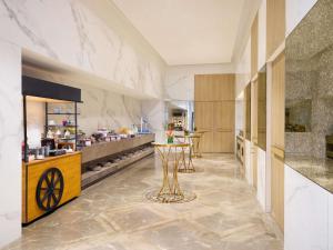 novotel new delhi city centre