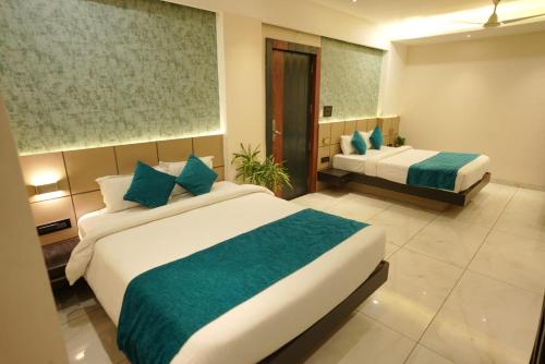 Palak Palace Hotels And Resort,Khajurikala,3 star