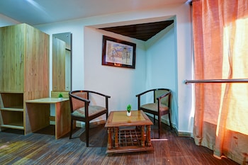 hotel bijwasan near yashobhomi