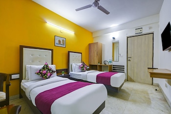 hotel bijwasan near yashobhomi