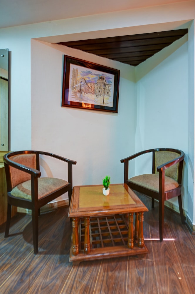 hotel bijwasan near yashobhomi