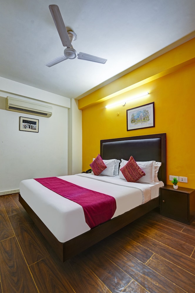 hotel bijwasan near yashobhomi