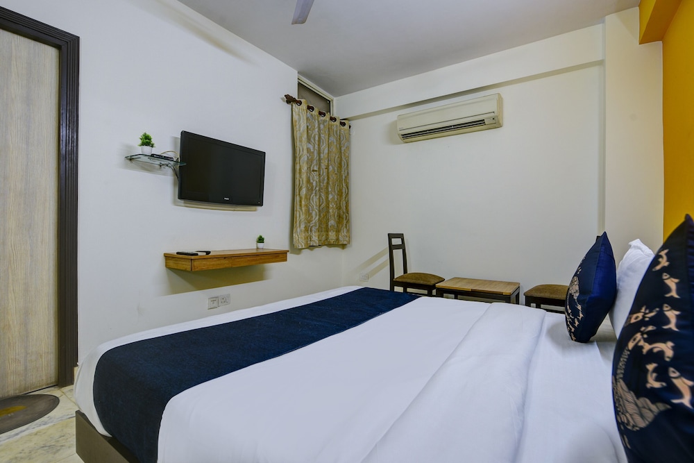 hotel bijwasan near yashobhomi