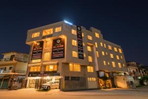 hotel bijwasan near yashobhomi