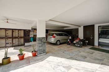 hotel bijwasan near yashobhomi