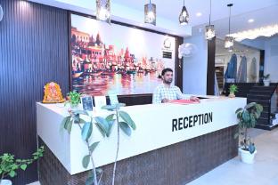 hotel varuna grand