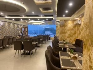 hotel varuna grand