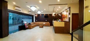 hotel varuna grand