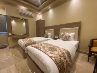 hotel varuna grand