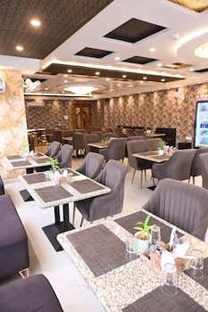 hotel varuna grand