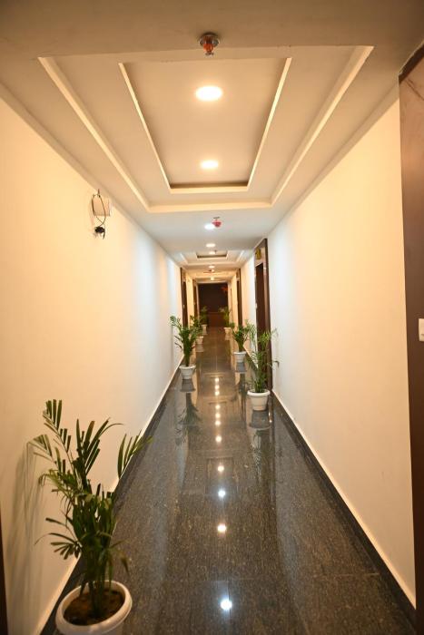 hotel varuna grand