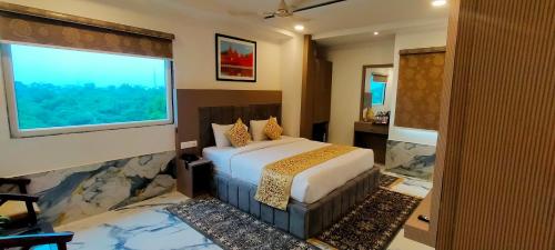 Hotel Varuna Grand,,2 star