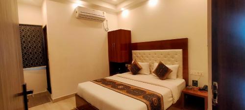 Hotel Varuna Grand,,2 star