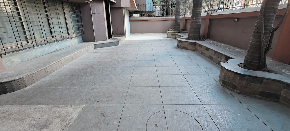 tim service apartment goregaon east near nesco