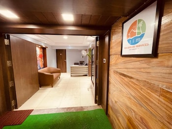 tim service apartment goregaon east near nesco