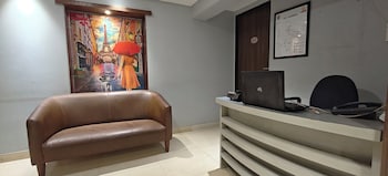 tim service apartment goregaon east near nesco