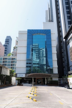 journeyhub sukhumvit 26 bangkok