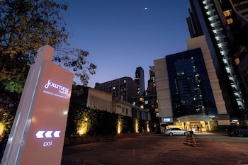 journeyhub sukhumvit 26 bangkok