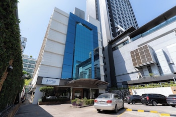 journeyhub sukhumvit 26 bangkok