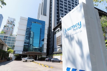 journeyhub sukhumvit 26 bangkok