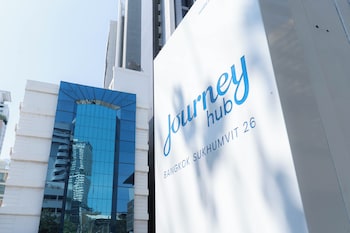 journeyhub sukhumvit 26 bangkok
