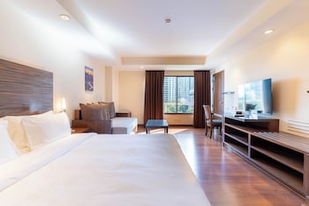 journeyhub sukhumvit 26 bangkok