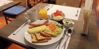 journeyhub sukhumvit 26 bangkok