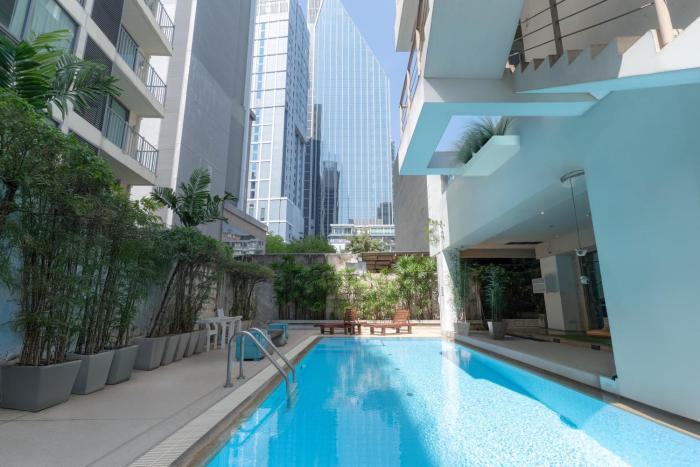 journeyhub sukhumvit 26 bangkok