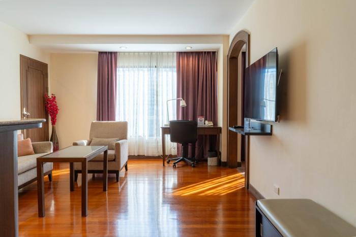 journeyhub sukhumvit 26 bangkok