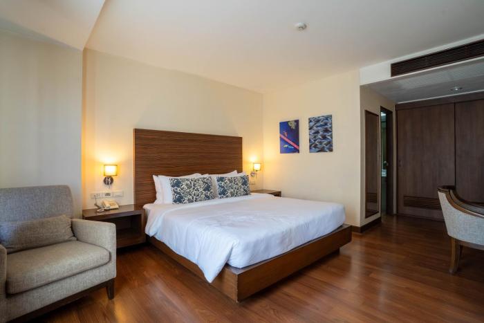 journeyhub sukhumvit 26 bangkok