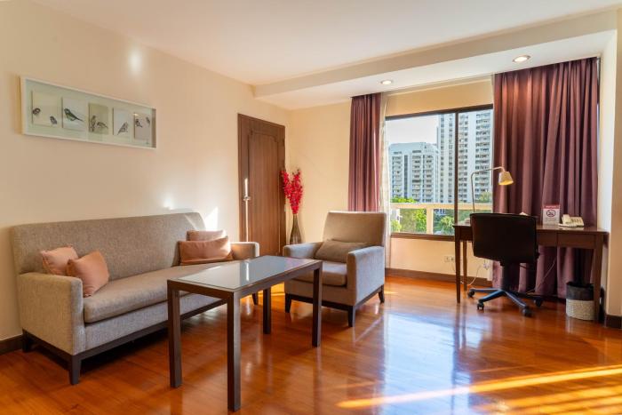 journeyhub sukhumvit 26 bangkok