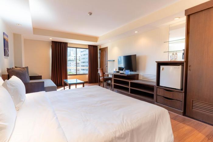 journeyhub sukhumvit 26 bangkok