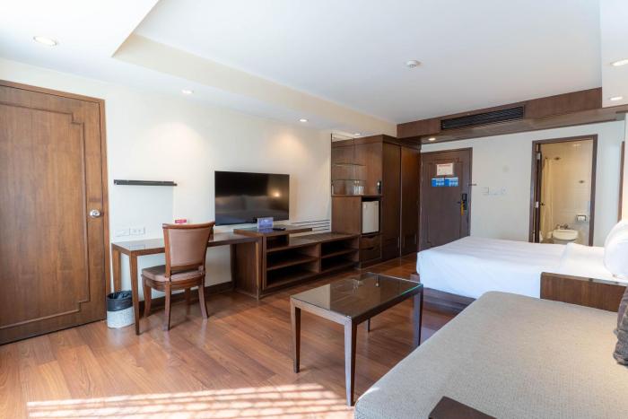 journeyhub sukhumvit 26 bangkok